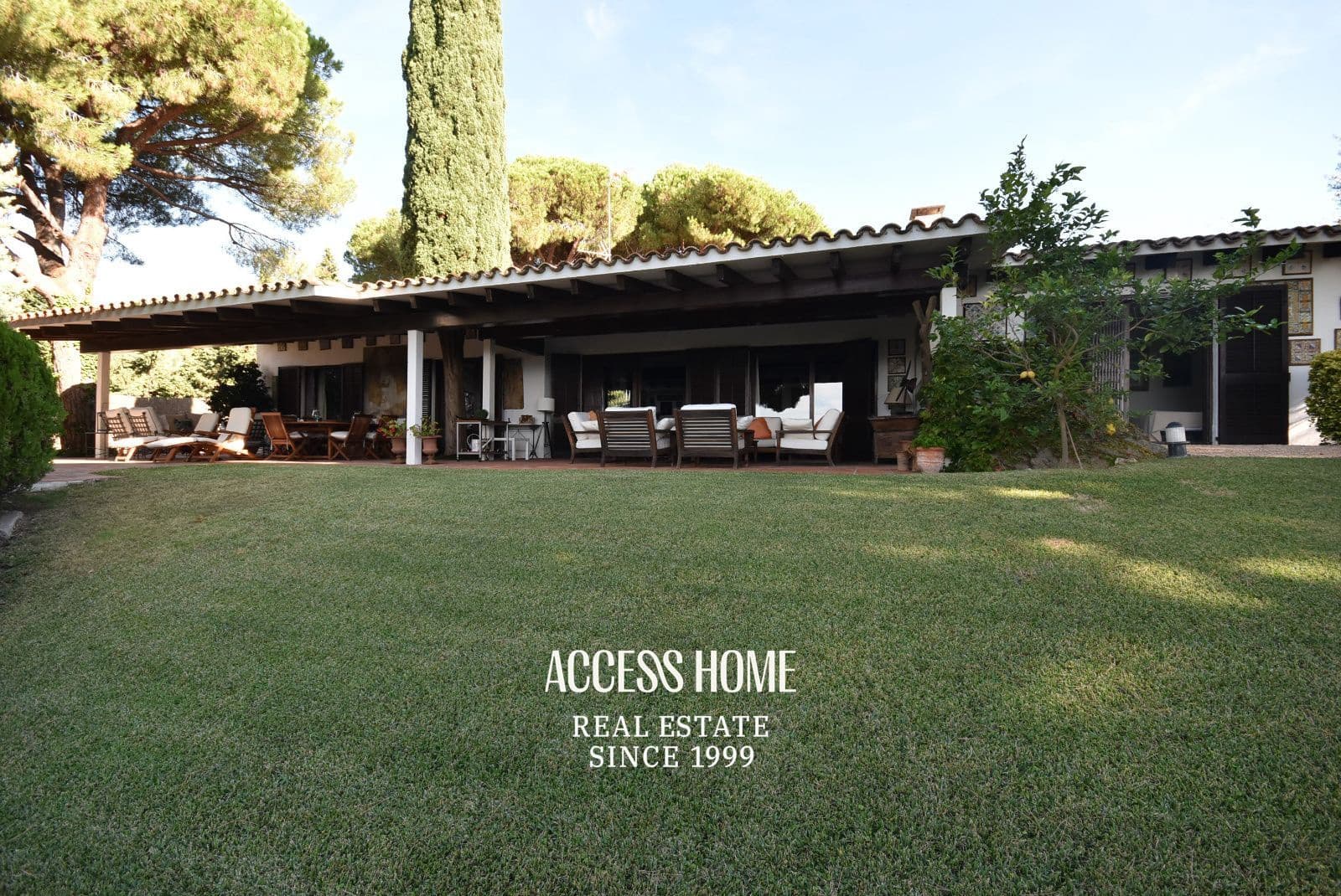 5 bedroom Villa for sale in Sant Vicenc de Montalt with pool garage - € 1,950,000 (Ref: 9623122)