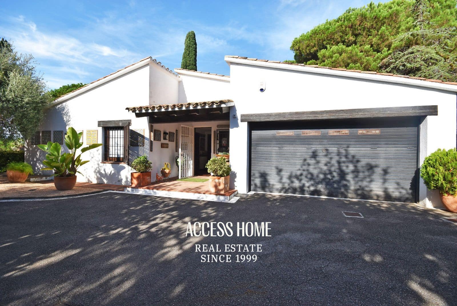 5 bedroom Villa for sale in Sant Vicenc de Montalt with pool garage - € 1,950,000 (Ref: 9623122)