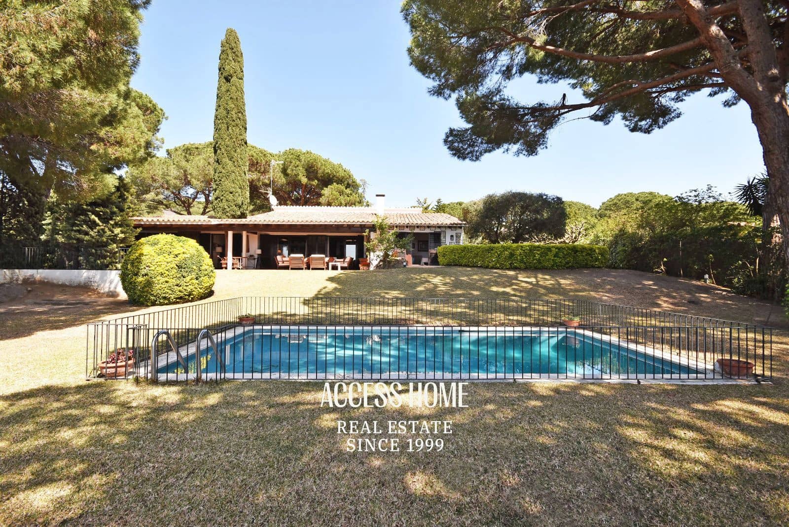 5 soverom Villa til salgs i Sant Vicenc de Montalt med svømmebasseng garasje - € 1 950 000 (Ref: 9623122)