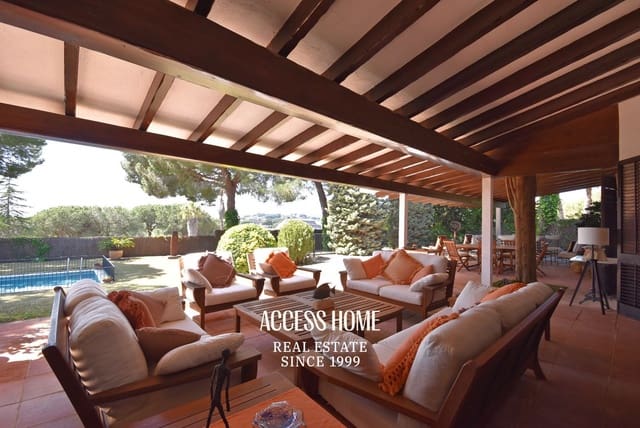 5 chambre Villa/Maison à vendre à Sant Vicenç de Montalt avec piscine garage - 1 950 000 € (Ref: 9623122)