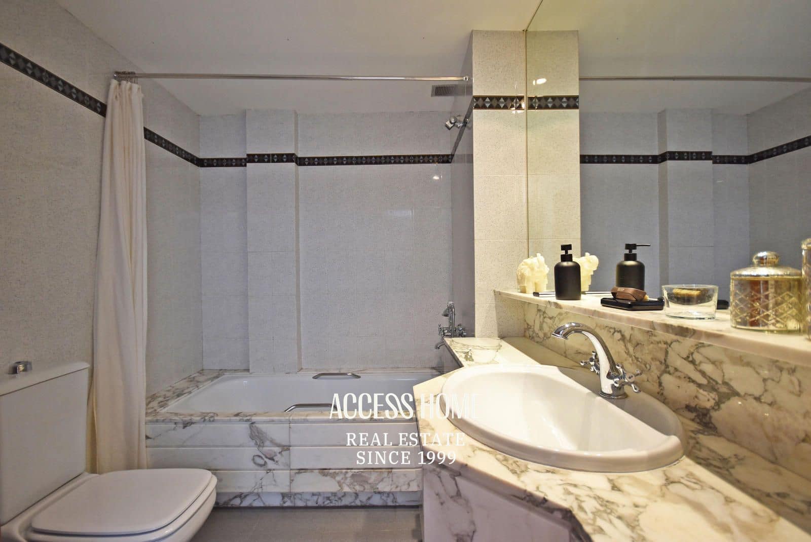 4 bedroom Townhouse for sale in Sant Vicenc de Montalt with pool garage - € 575,000 (Ref: 9679242)