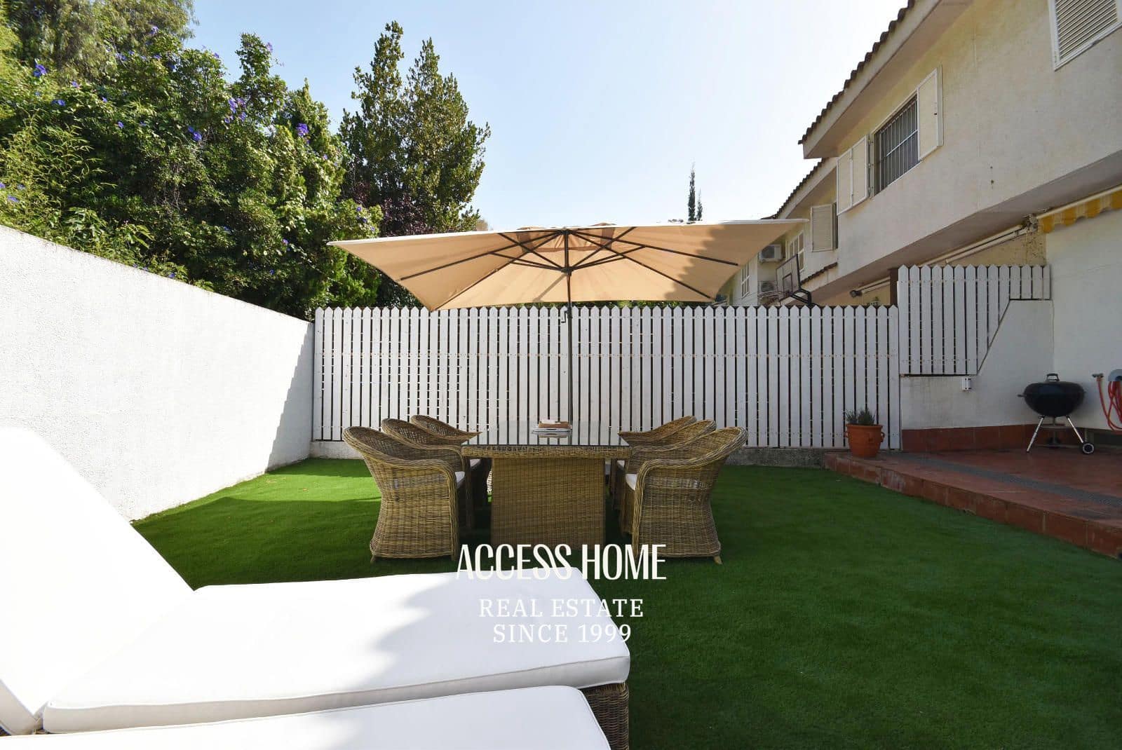 4 bedroom Townhouse for sale in Sant Vicenc de Montalt with pool garage - € 575,000 (Ref: 9679242)