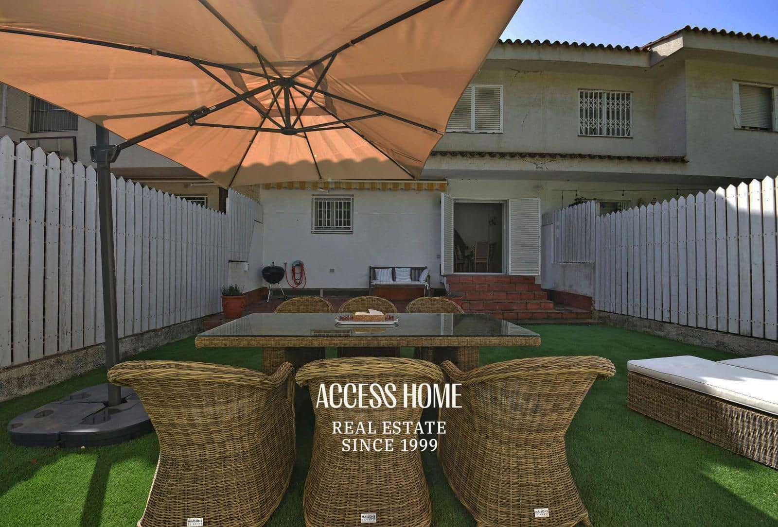 4 bedroom Townhouse for sale in Sant Vicenc de Montalt with pool garage - € 575,000 (Ref: 9679242)