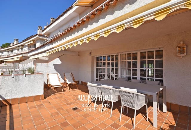 4 bedroom Townhouse for sale in Sant Vicenç de Montalt with pool garage - € 575,000 (Ref: 9679242)