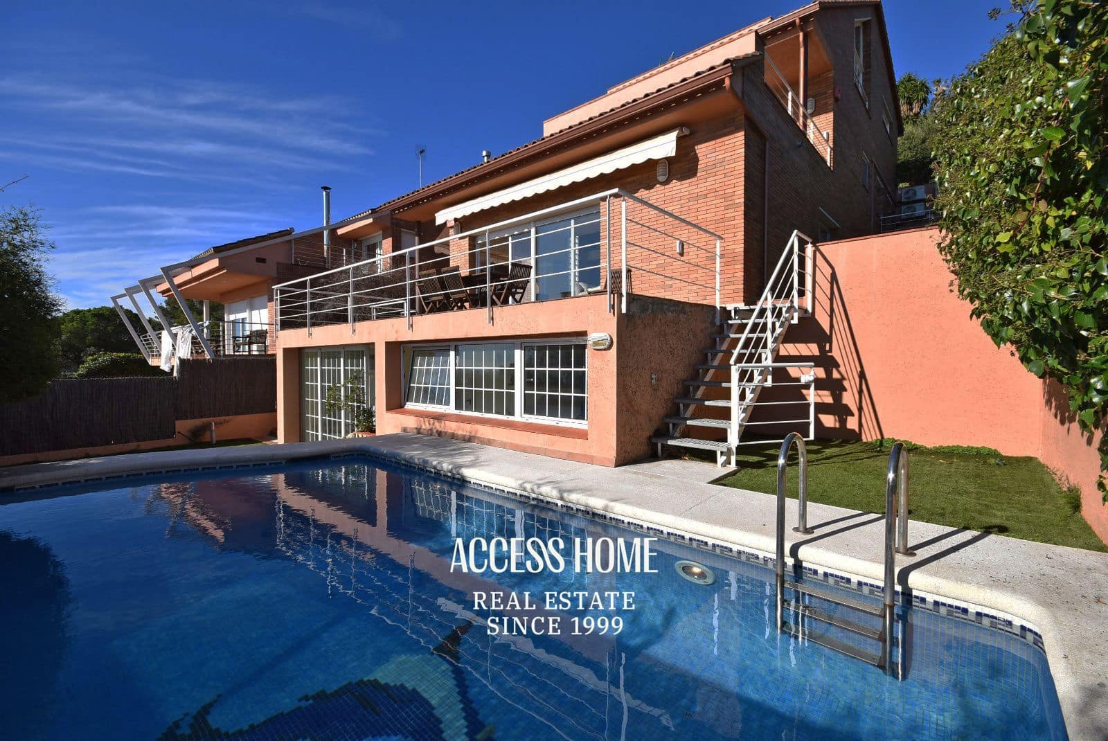 5 quarto Moradia para venda em Premia de Dalt com piscina garagem - 895 000 € (Ref: 9679243)