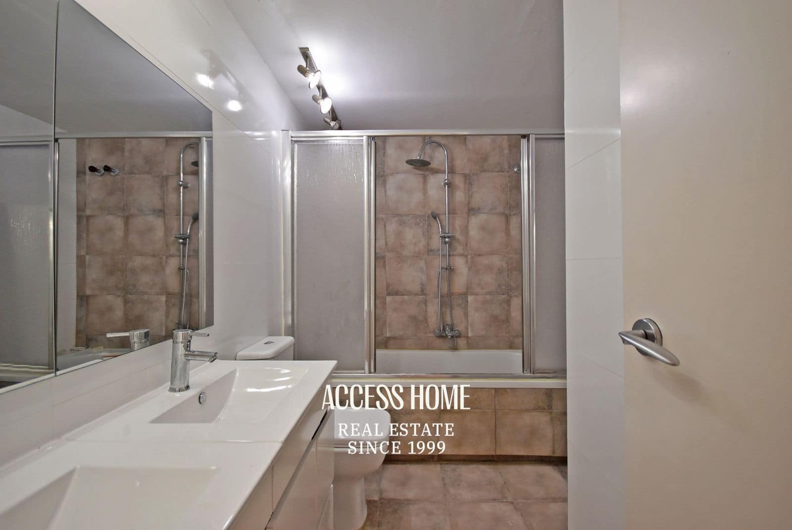 4 soverom Hus til salgs i Alella med svømmebasseng garasje - € 790 000 (Ref: 9720912)