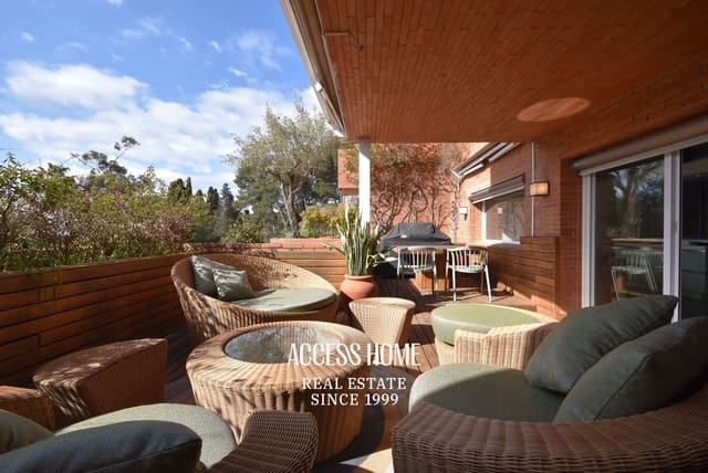 2 chambre Appartement à vendre à Sant Vicenç de Montalt avec piscine garage - 445 000 € (Ref: 9734112)