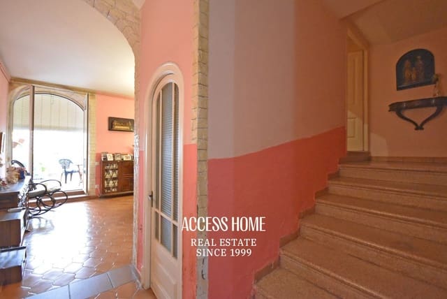 4 bedroom Villa for sale in Premià de Mar - € 579,000 (Ref: 9734113)