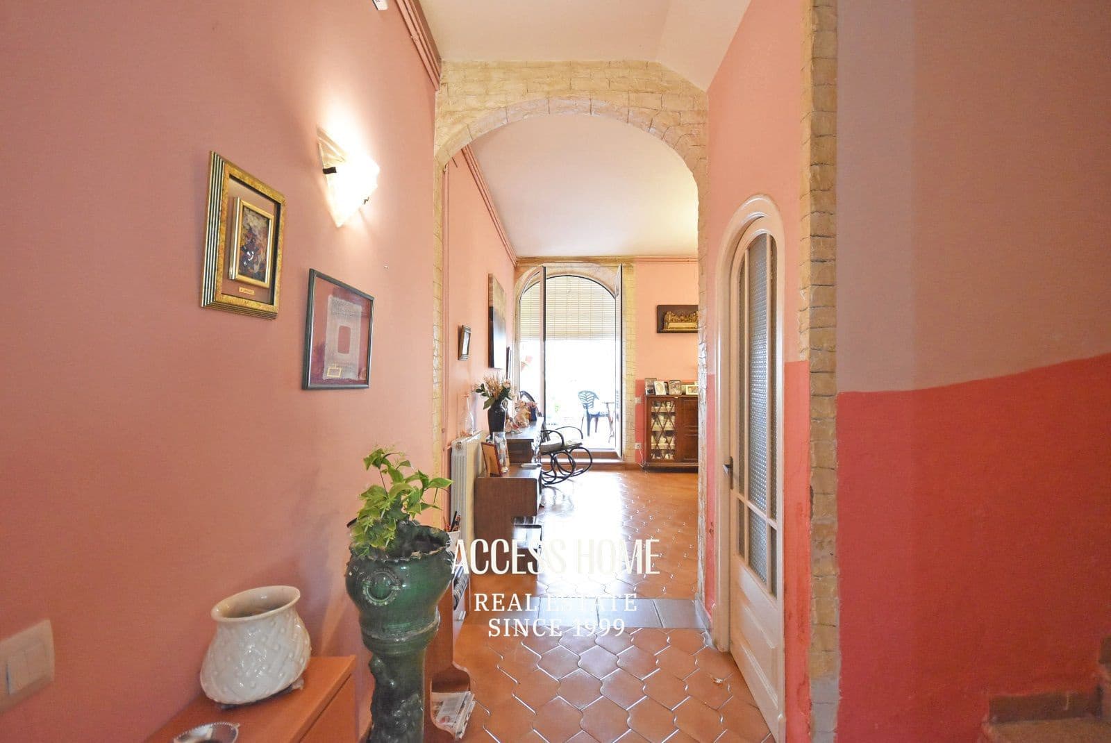 4 bedroom Villa for sale in Premia de Mar - € 579,000 (Ref: 9734113)