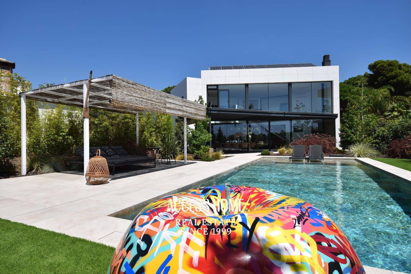 5 bedroom Villa for rent in Mataro with pool garage - € 8,000 (Ref: 9749423)