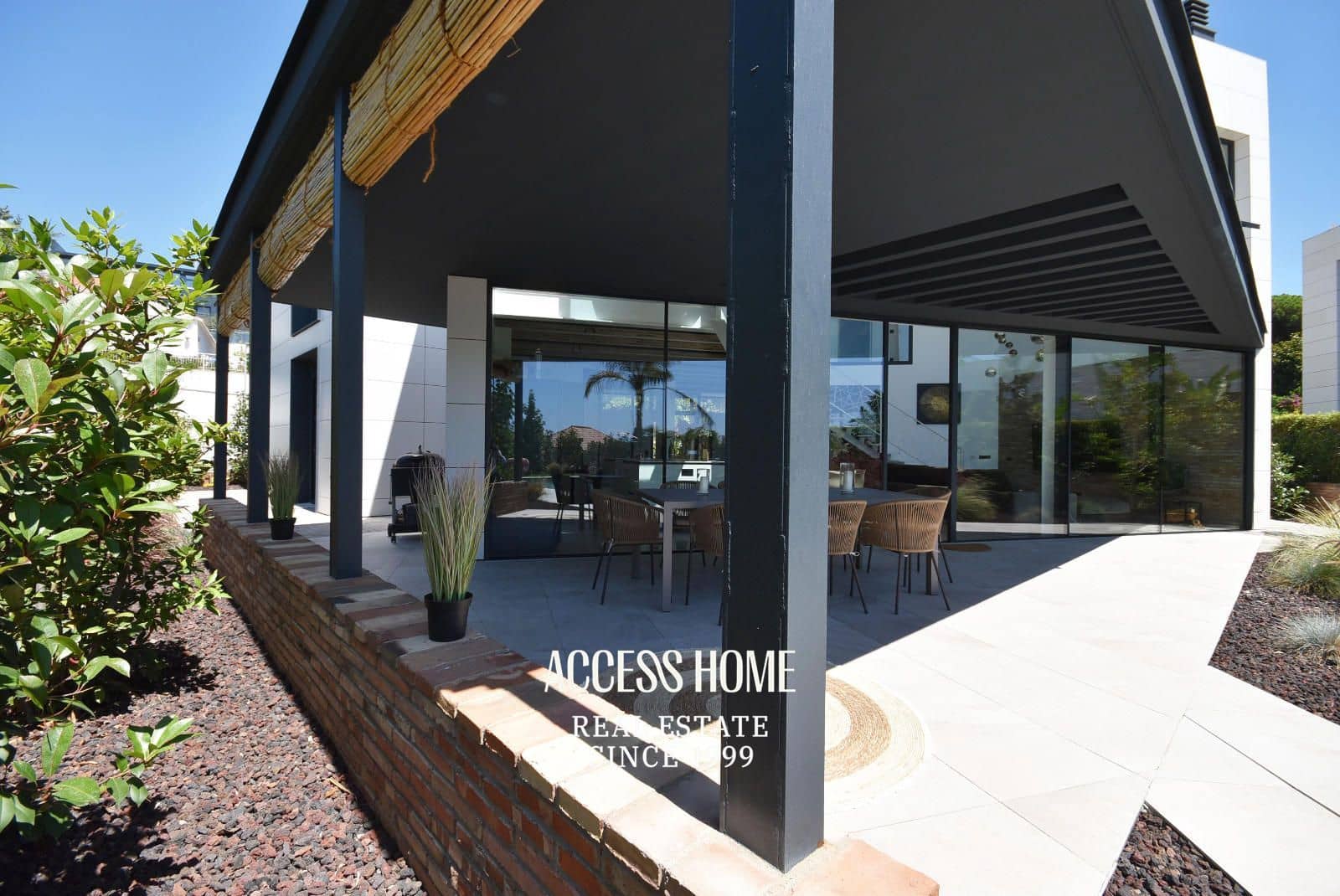 5 bedroom Villa for rent in Mataro with pool garage - € 8,000 (Ref: 9749423)