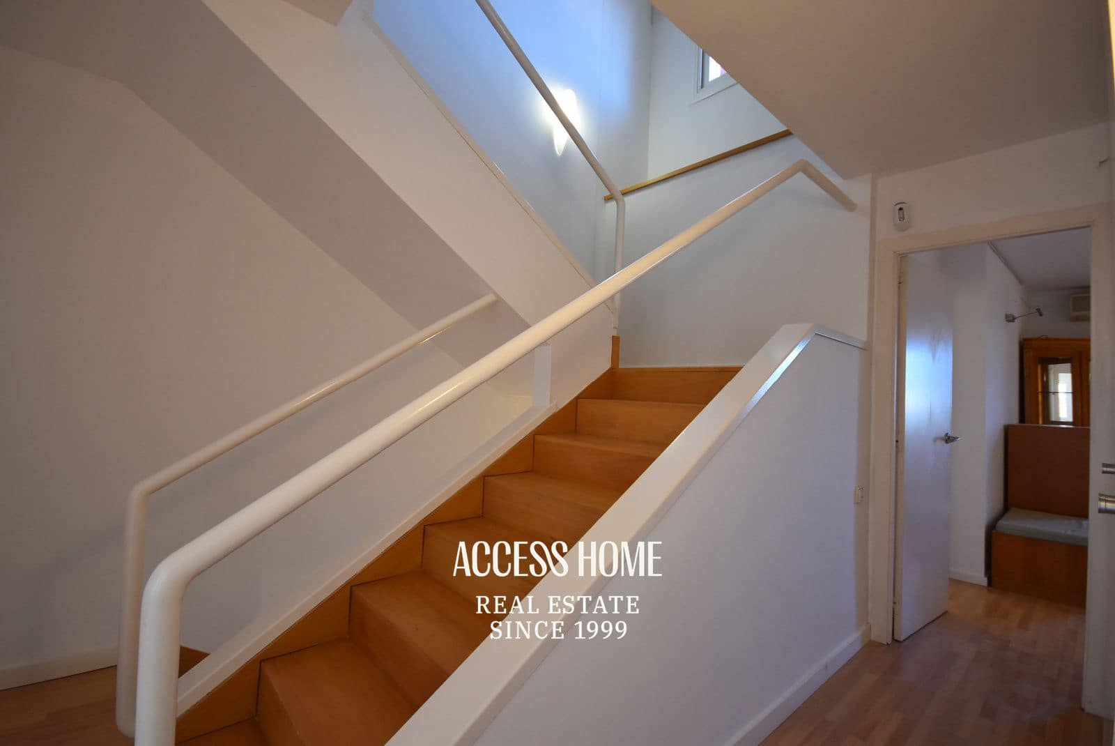 4 soverom Hus til salgs i Alella med svømmebasseng garasje - € 790 000 (Ref: 9776984)