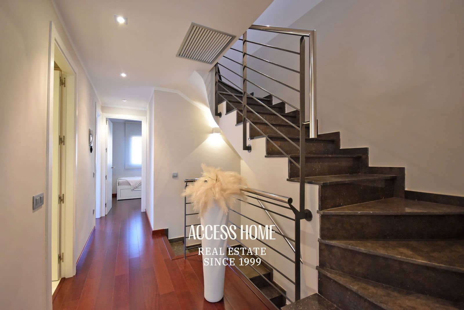 4 soverom Hus til salgs i El Masnou med svømmebasseng garasje - € 949 000 (Ref: 9787843)