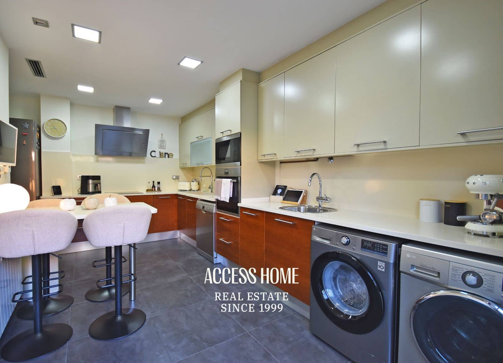 4 soverom Hus til salgs i El Masnou med svømmebasseng garasje - € 949 000 (Ref: 9787843)