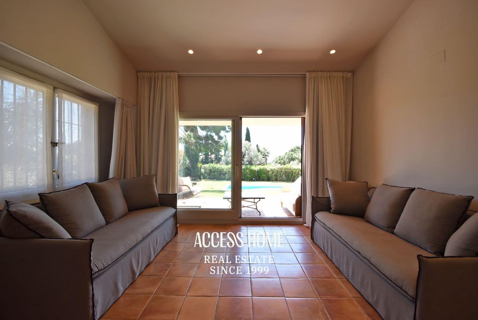 6 Zimmer Villa zu vermieten in Sant Vicenc de Montalt mit Pool Garage - 12.000 € (Ref: 9789466)