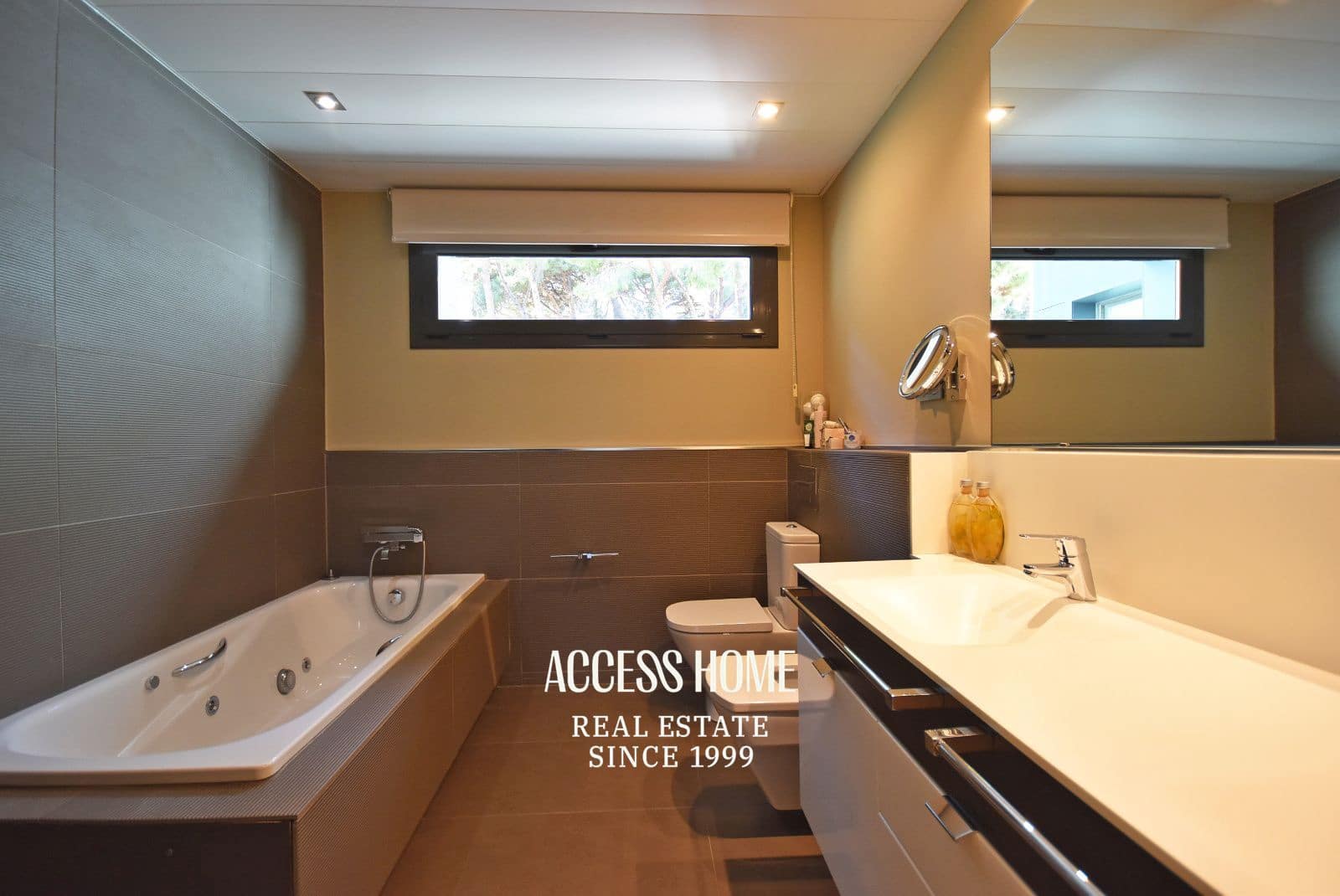 5 Zimmer Villa zu verkaufen in Sant Andreu de Llavaneres mit Pool Garage - 1.180.000 € (Ref: 9793526)