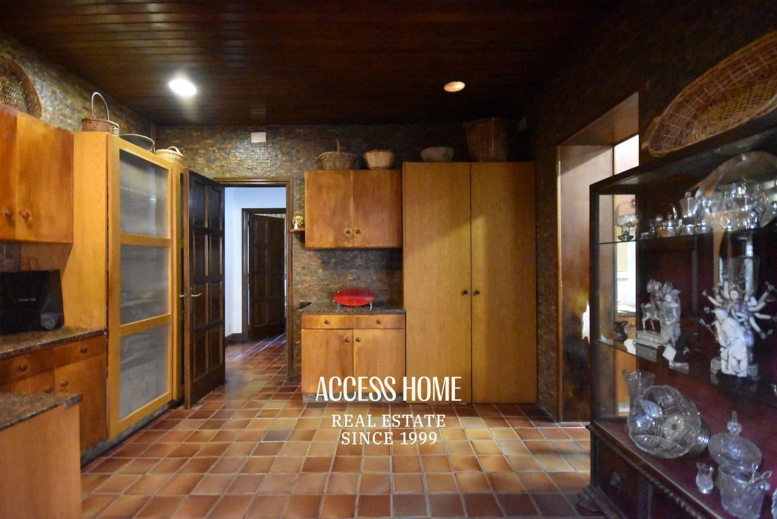 9 slaapkamer Villa te koop in Montornes del Valles met zwembad garage - € 850.000 (Ref: 9795659)