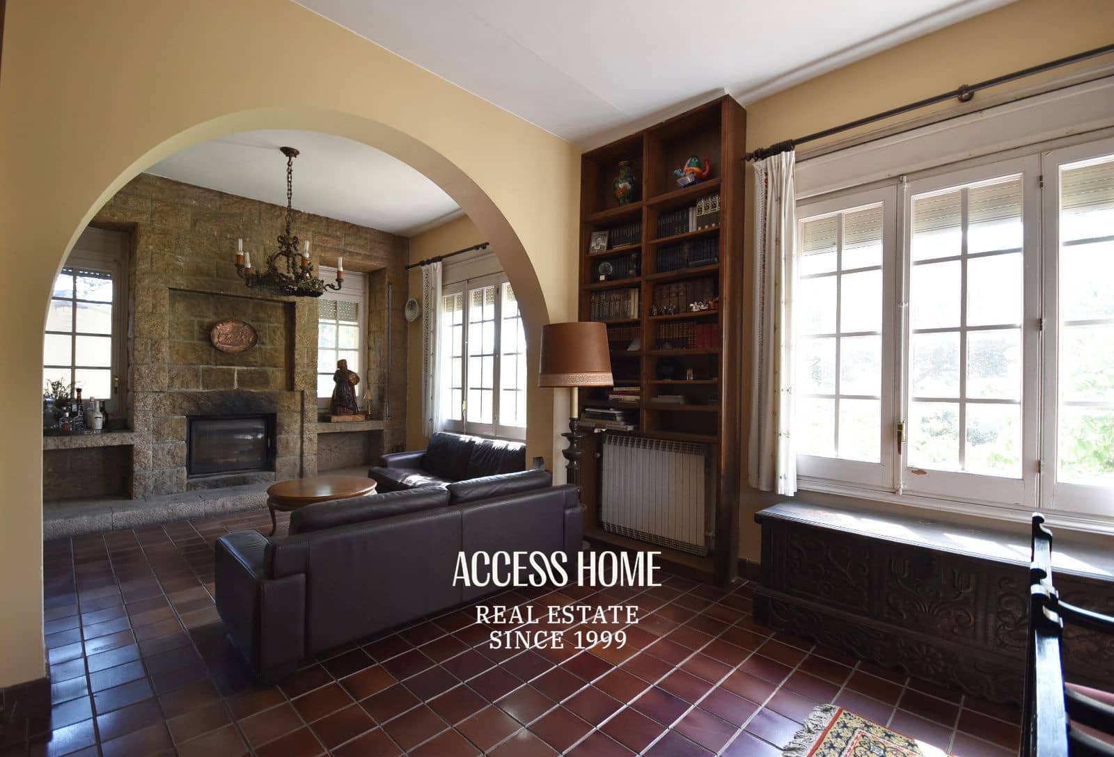 9 slaapkamer Villa te koop in Montornes del Valles met zwembad garage - € 850.000 (Ref: 9795659)