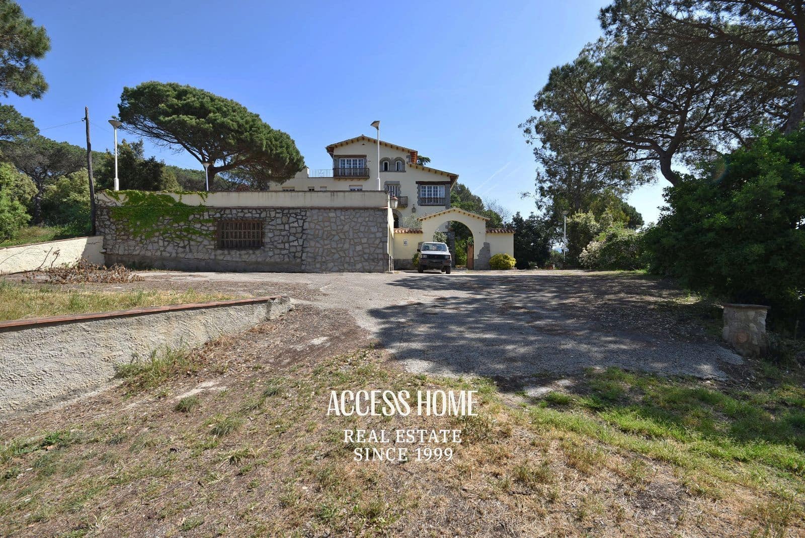 9 slaapkamer Villa te koop in Montornes del Valles met zwembad garage - € 850.000 (Ref: 9795659)