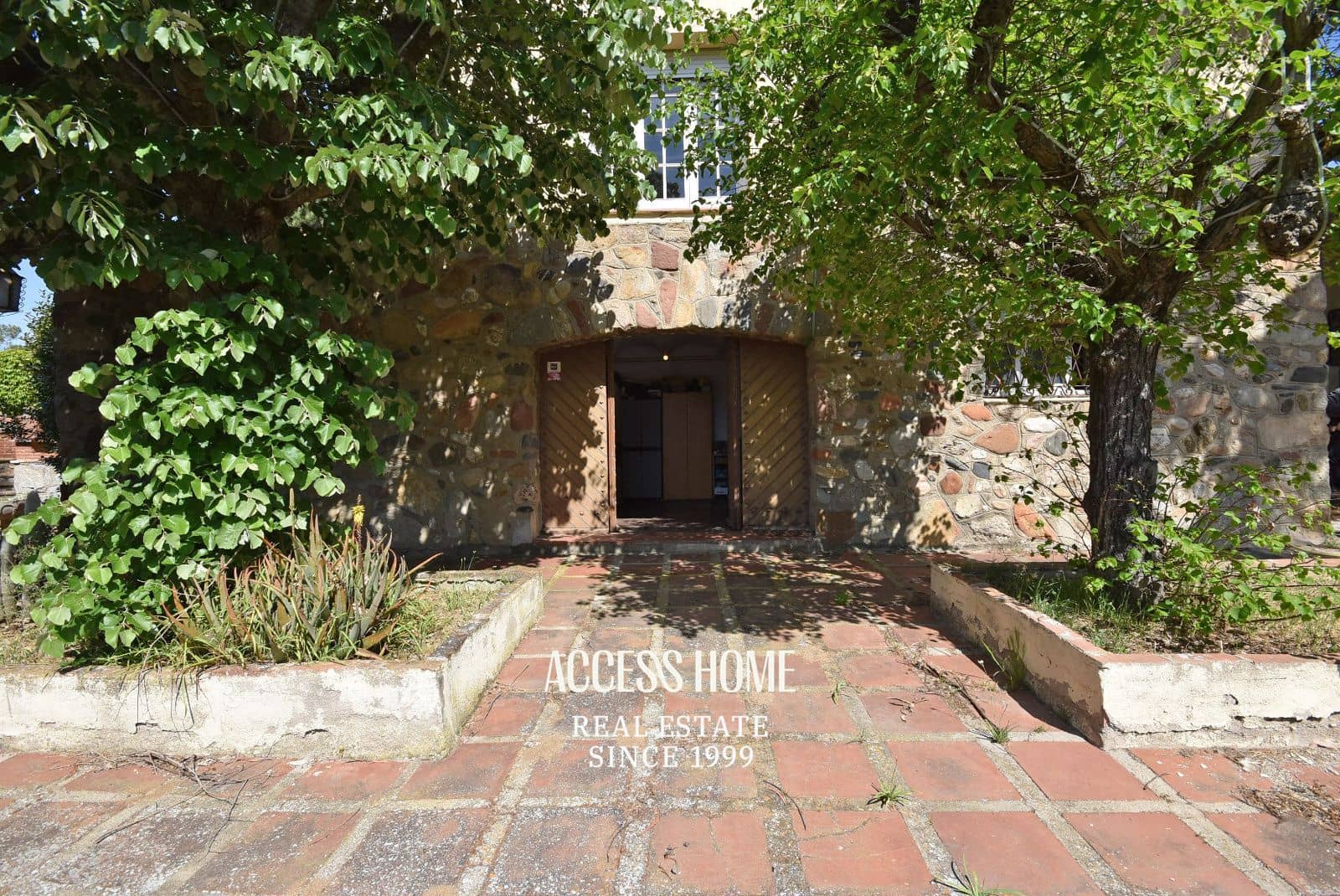 9 slaapkamer Villa te koop in Montornes del Valles met zwembad garage - € 850.000 (Ref: 9795659)