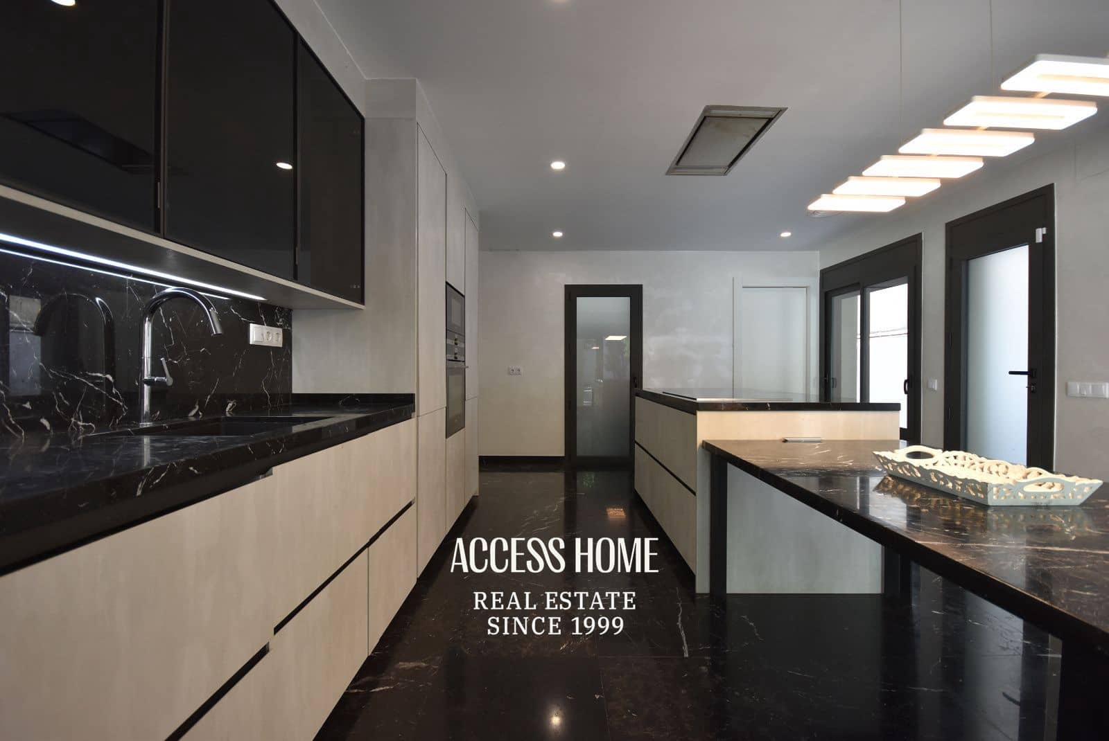 3 slaapkamer Villa te koop in Caldes d'Estrac met garage - € 1.485.000 (Ref: 9795660)