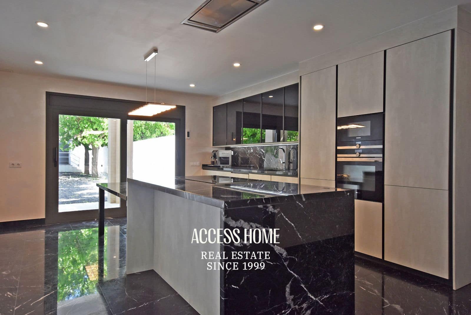 3 slaapkamer Villa te koop in Caldes d'Estrac met garage - € 1.485.000 (Ref: 9795660)