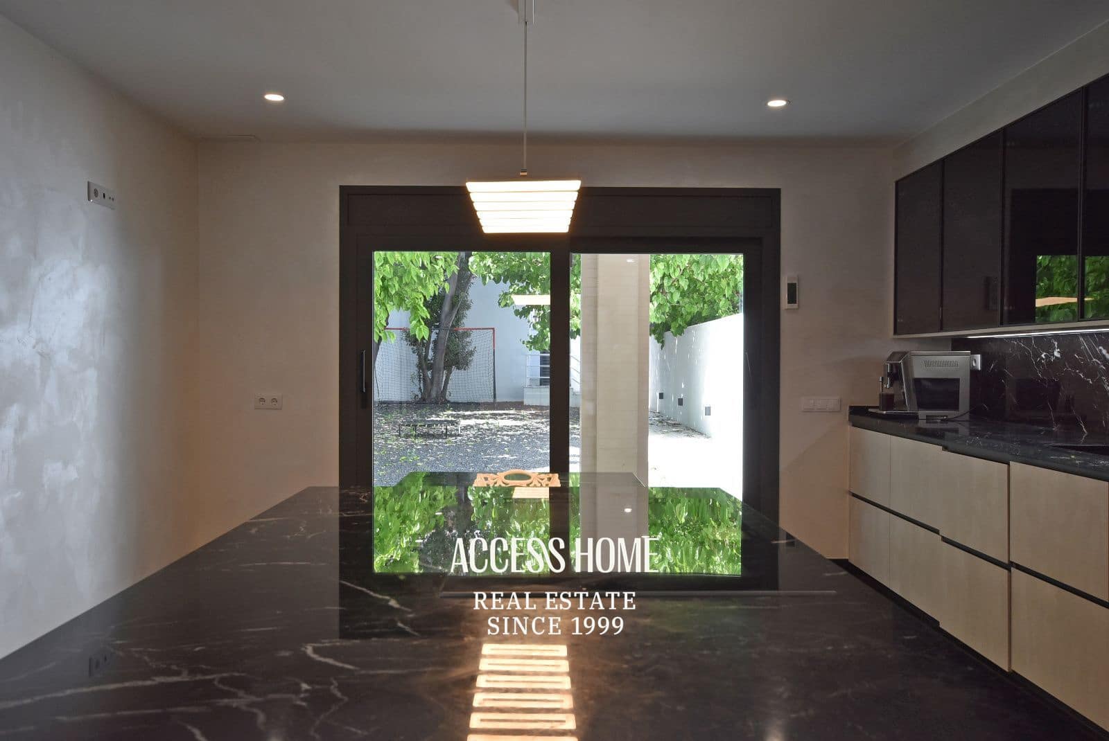 3 slaapkamer Villa te koop in Caldes d'Estrac met garage - € 1.485.000 (Ref: 9795660)