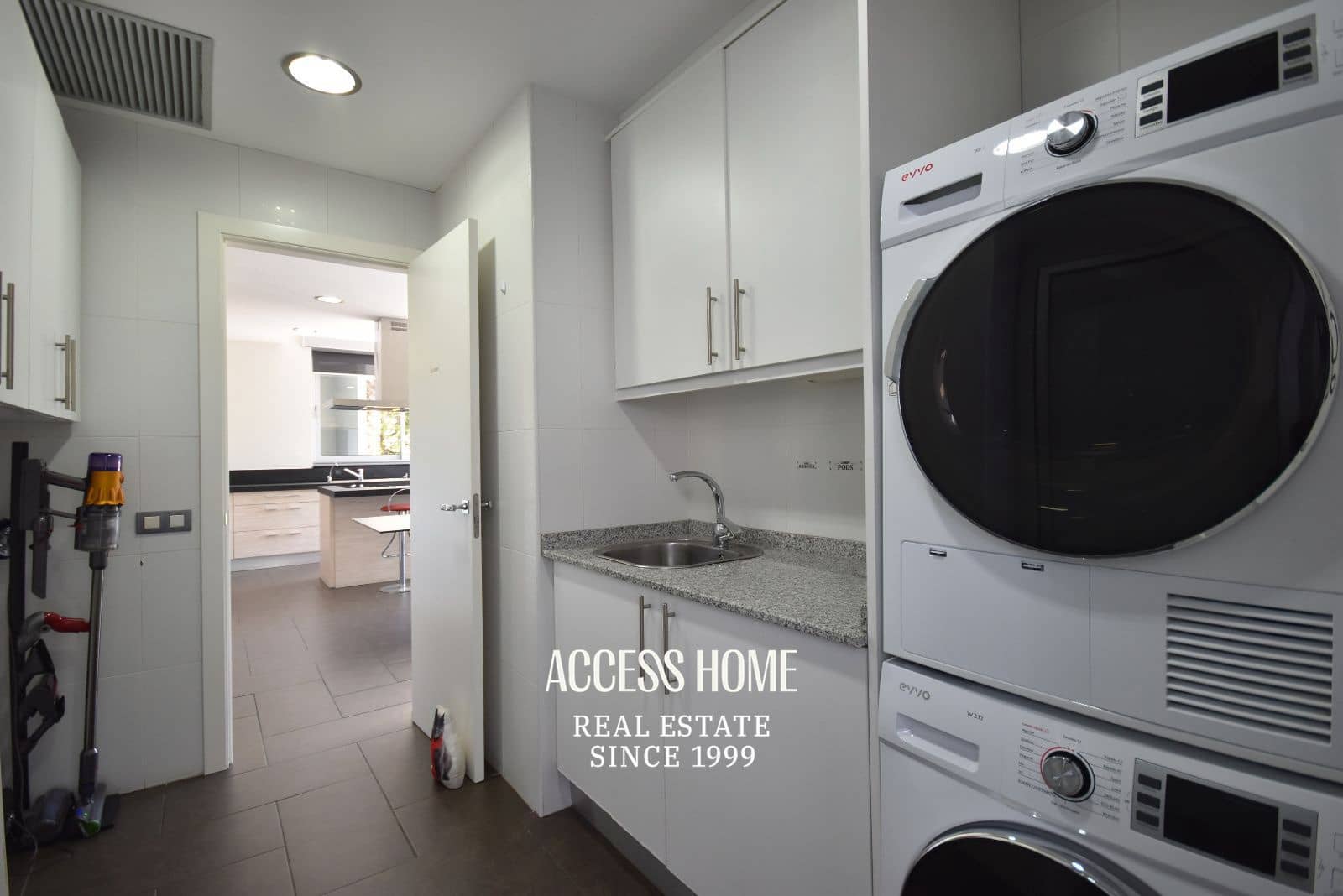 5 bedroom Villa for sale in Mataro with pool garage - € 1,050,000 (Ref: 9807286)