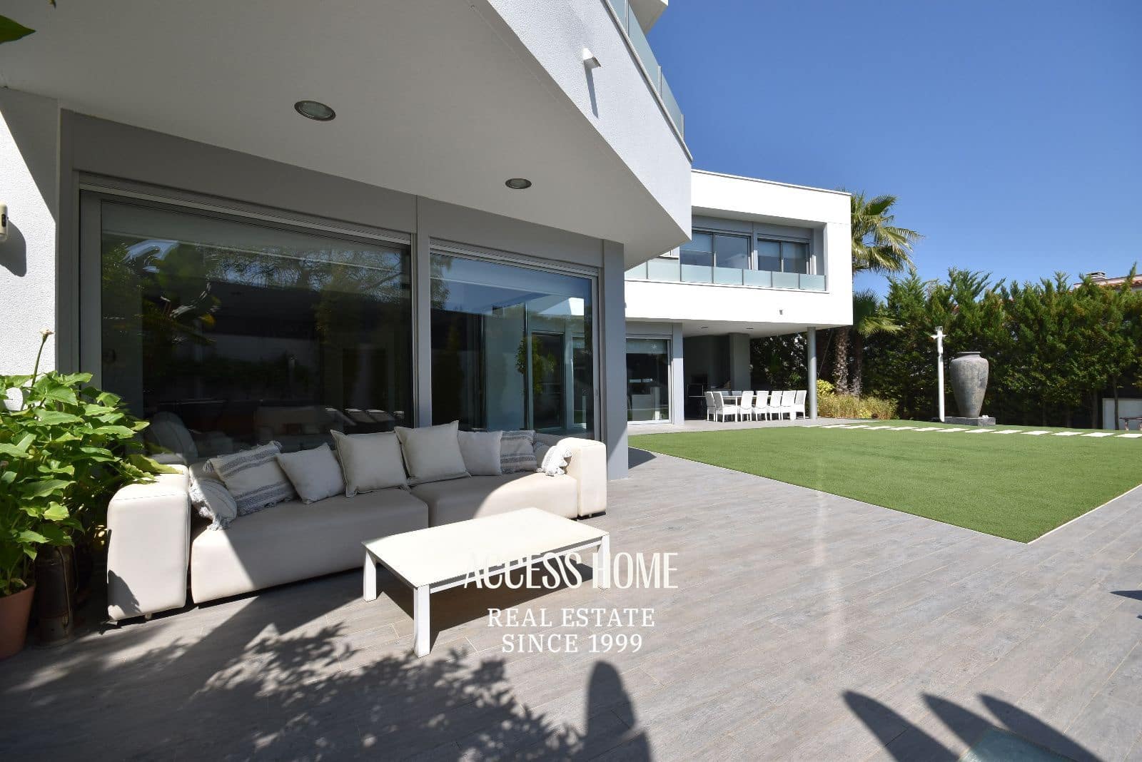 5 bedroom Villa for sale in Mataro with pool garage - € 1,050,000 (Ref: 9807286)