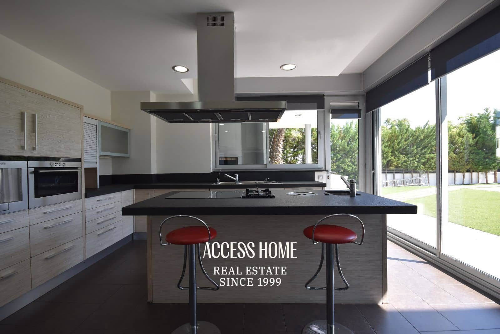 5 bedroom Villa for sale in Mataro with pool garage - € 1,050,000 (Ref: 9807286)