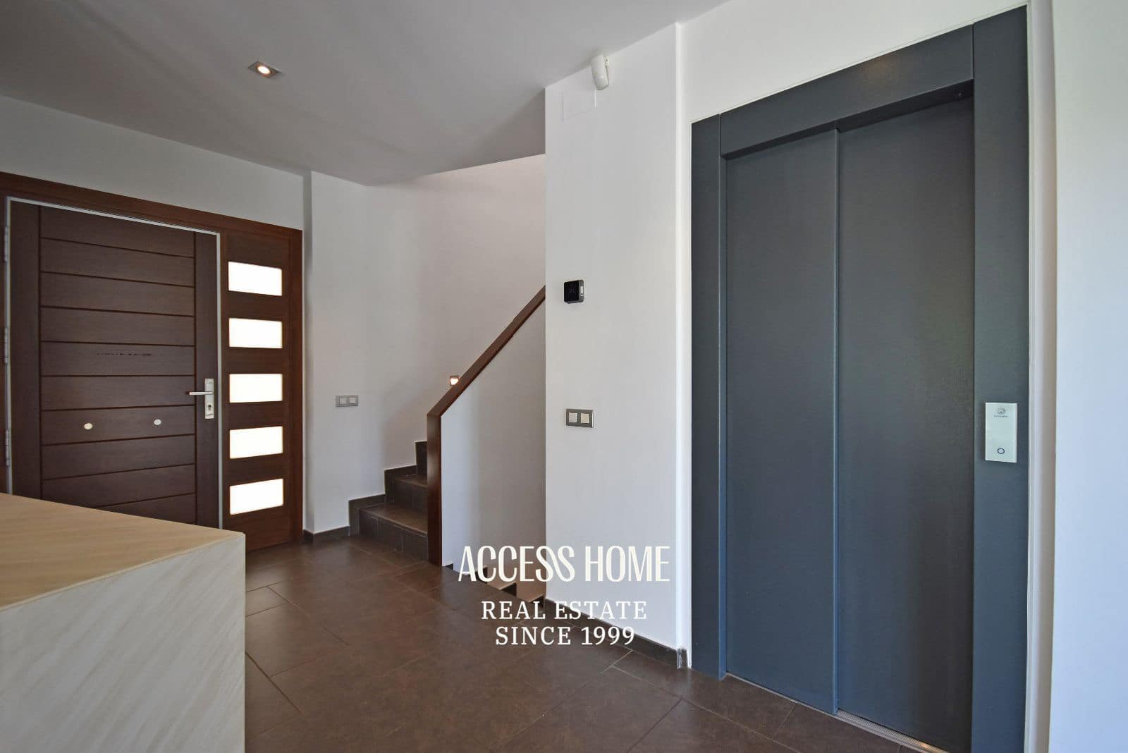 5 bedroom Villa for sale in Mataro with pool garage - € 1,050,000 (Ref: 9807286)