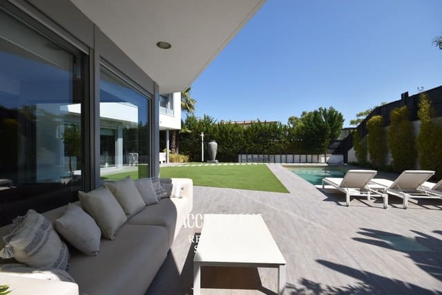 5 bedroom Villa for sale in Mataró with pool garage - € 1,050,000 (Ref: 9807286)