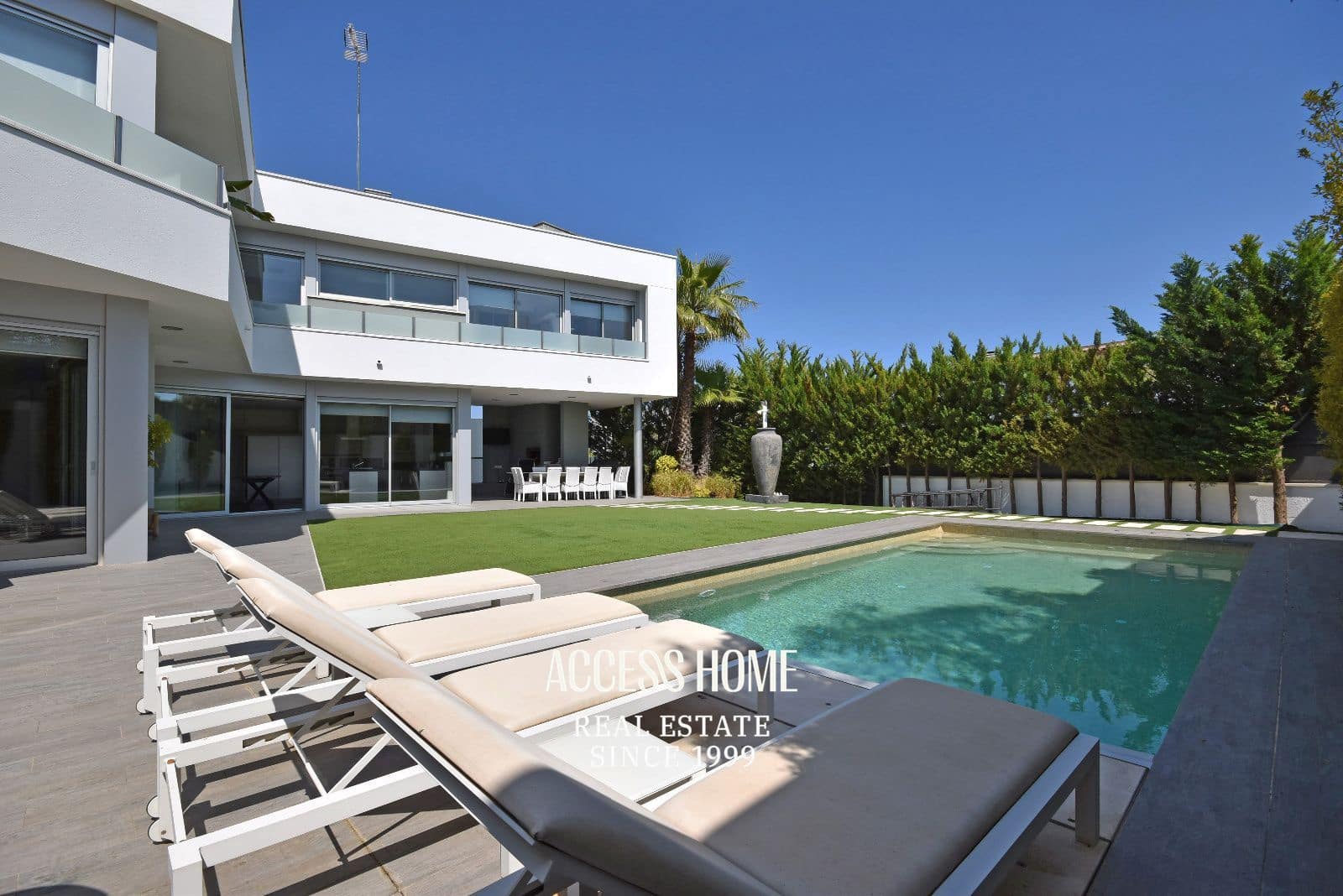 5 bedroom Villa for sale in Mataro with pool garage - € 1,050,000 (Ref: 9807286)