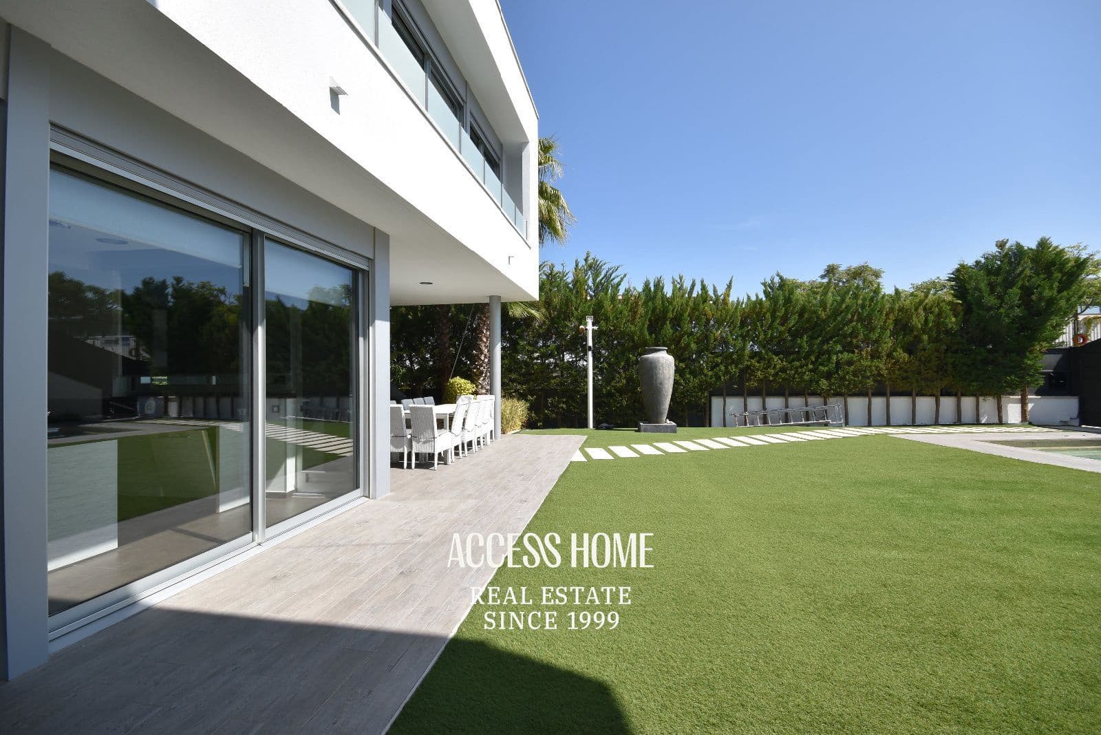 5 bedroom Villa for sale in Mataro with pool garage - € 1,050,000 (Ref: 9807286)