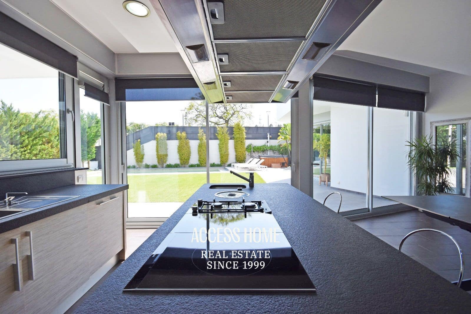 5 bedroom Villa for sale in Mataro with pool garage - € 1,050,000 (Ref: 9807286)