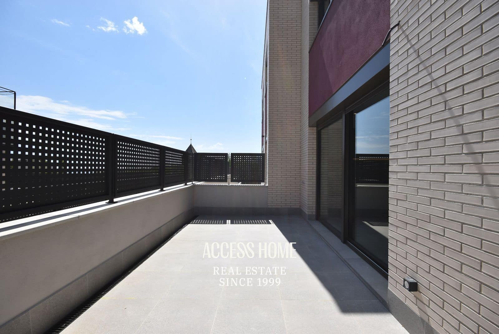 2 bedroom Flat for sale in Premia de Dalt with pool garage - € 498,000 (Ref: 9810430)