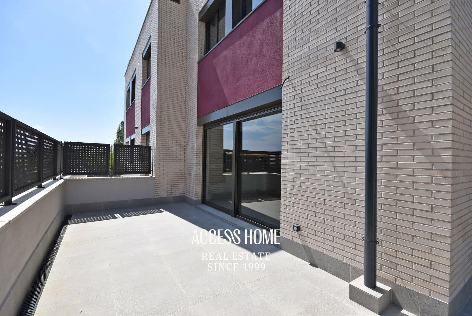 2 bedroom Flat for sale in Premia de Dalt with pool garage - € 498,000 (Ref: 9810430)