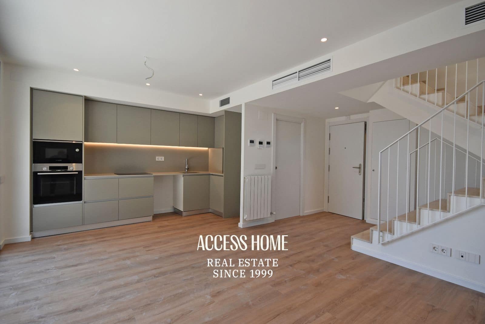 3 bedroom Flat for sale in Premia de Dalt with pool garage - € 584,000 (Ref: 9810431)