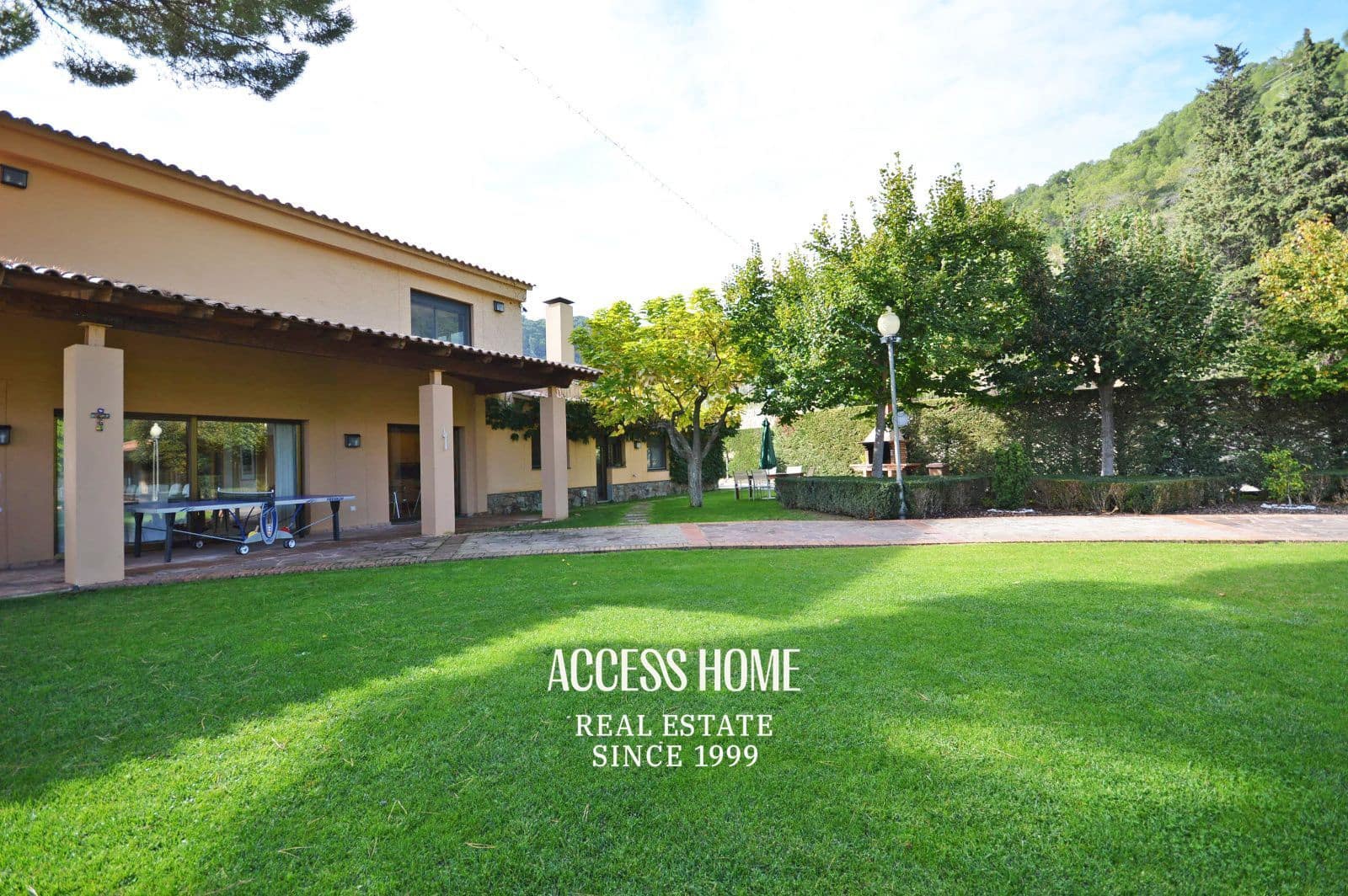 10 bedroom Villa for sale in Sant Feliu de Codines with pool garage - € 1,990,000 (Ref: 9816553)