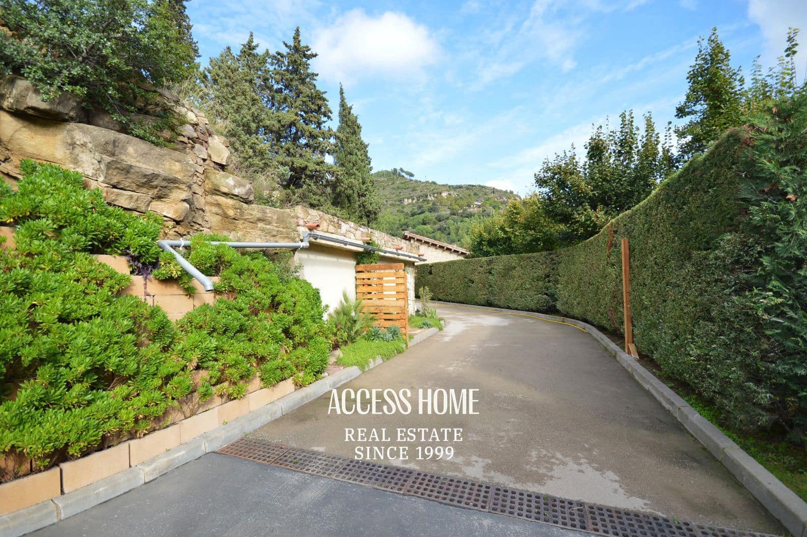 10 bedroom Villa for sale in Sant Feliu de Codines with pool garage - € 1,990,000 (Ref: 9816553)