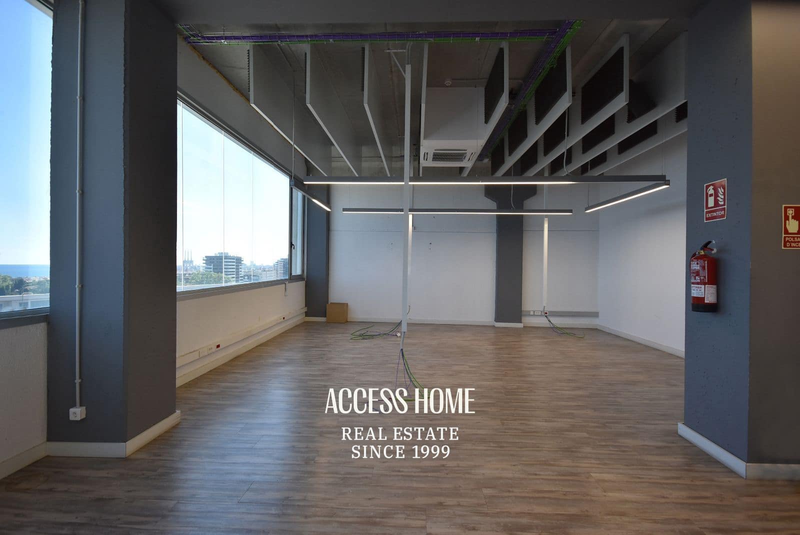 Office for rent in Badalona - € 2,100 (Ref: 9821714)