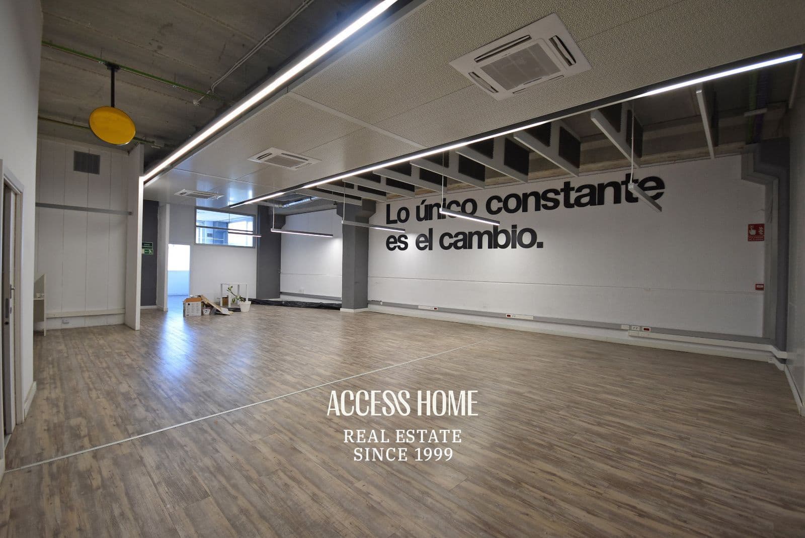 Office for rent in Badalona - € 2,100 (Ref: 9821714)