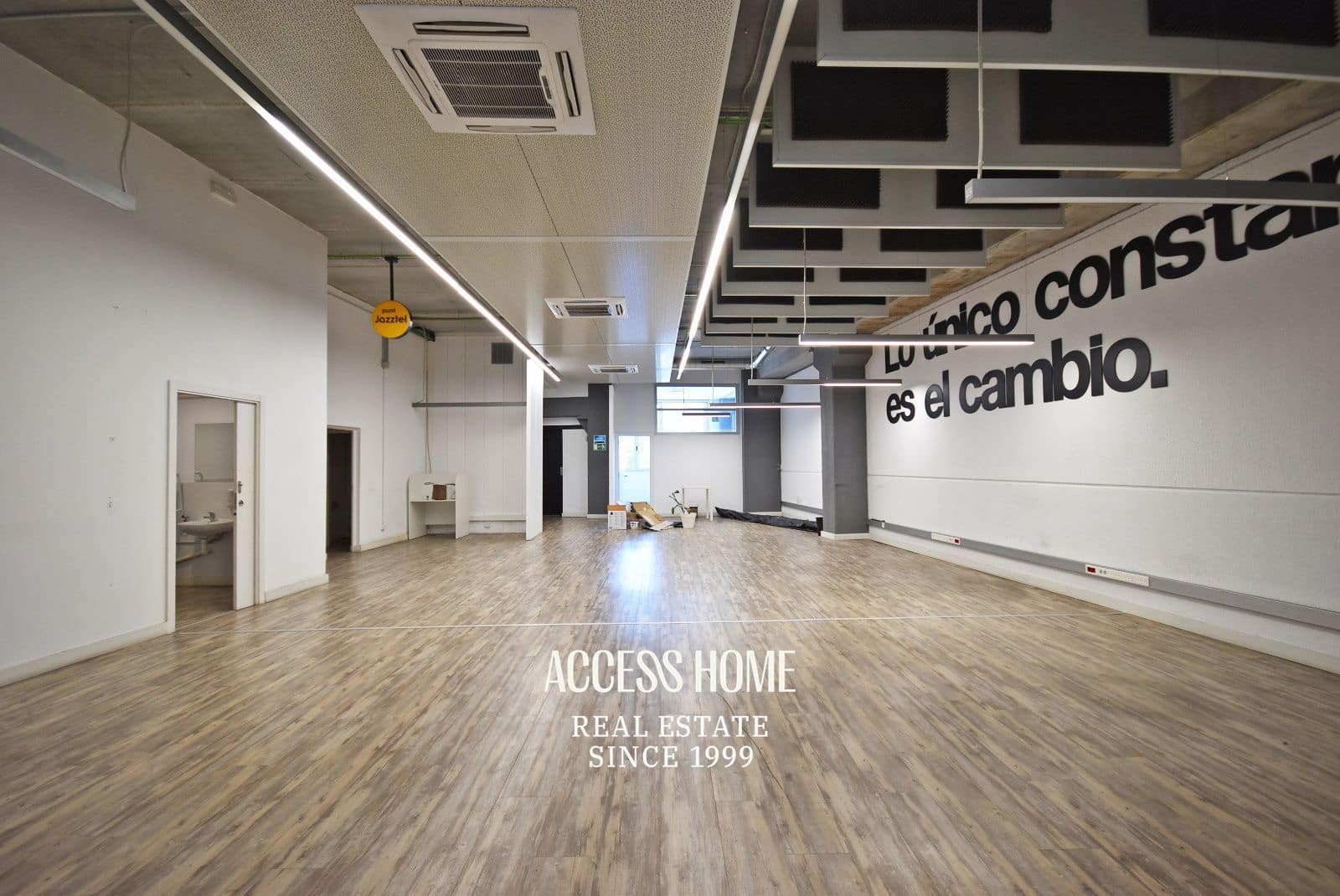 Office for rent in Badalona - € 2,100 (Ref: 9821714)