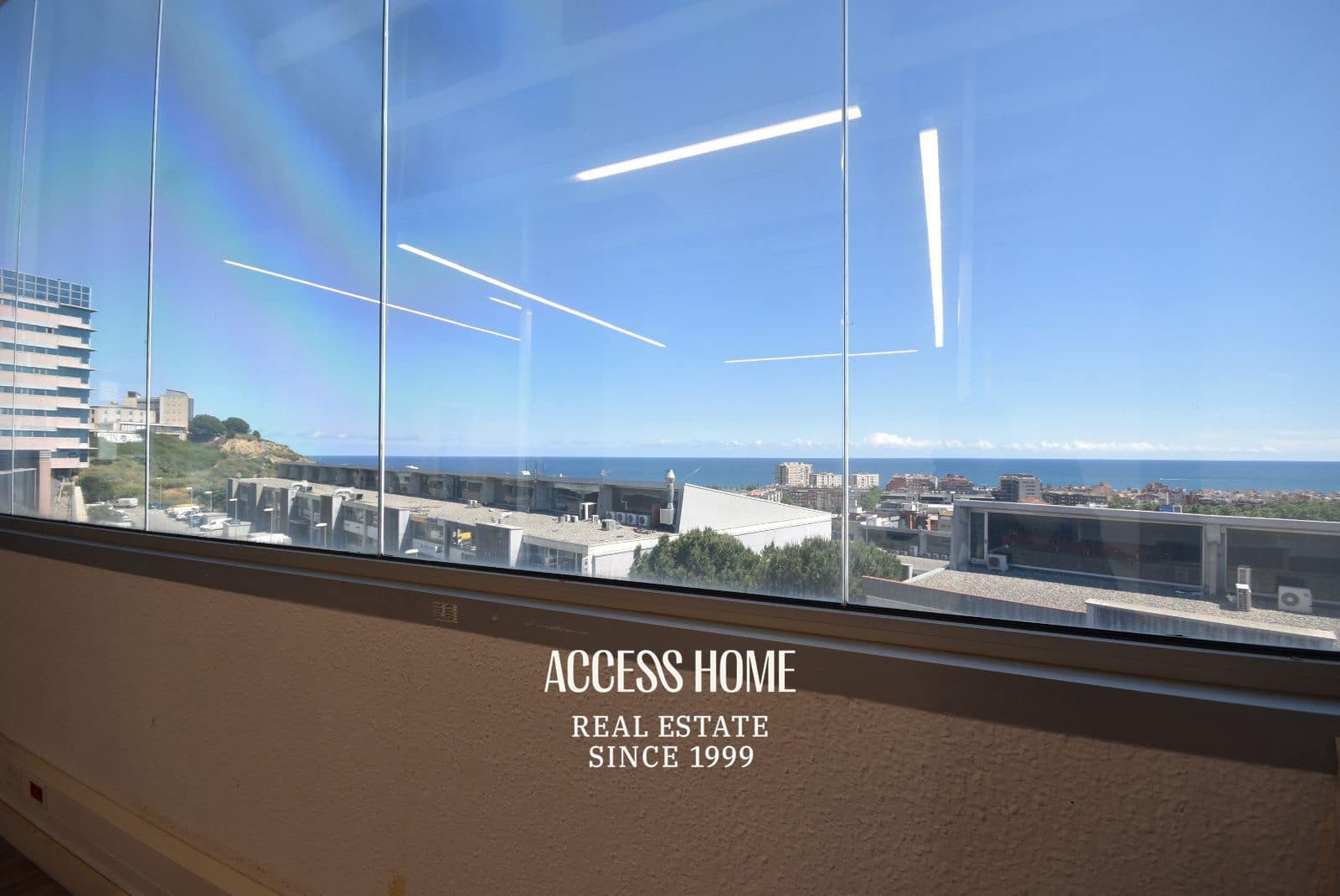 Office for rent in Badalona - € 2,100 (Ref: 9821714)