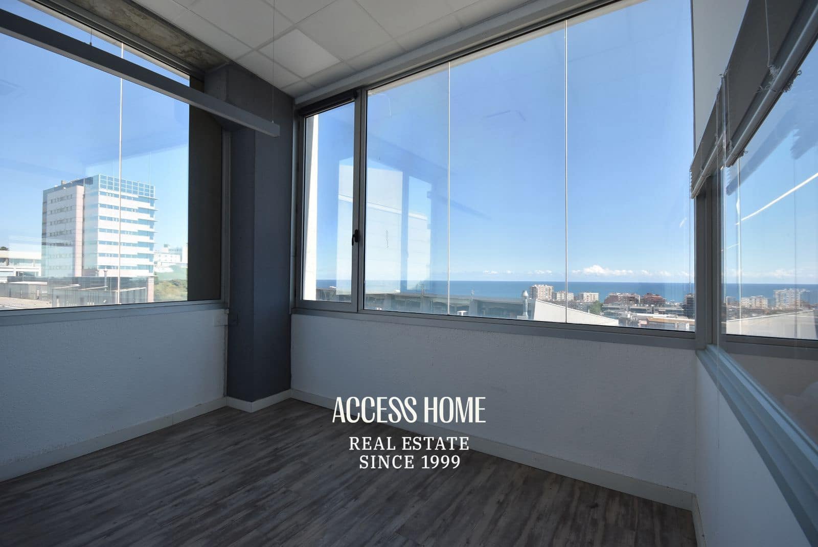 Office for rent in Badalona - € 2,100 (Ref: 9821714)