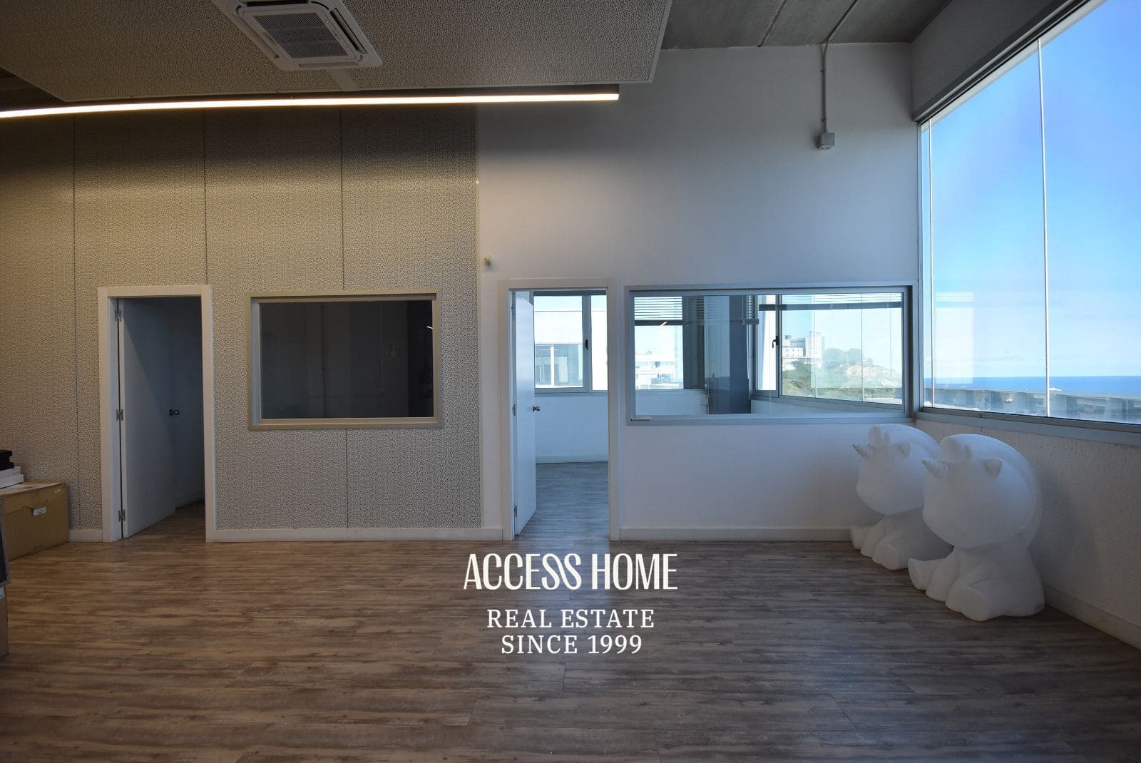 Office for rent in Badalona - € 2,100 (Ref: 9821714)