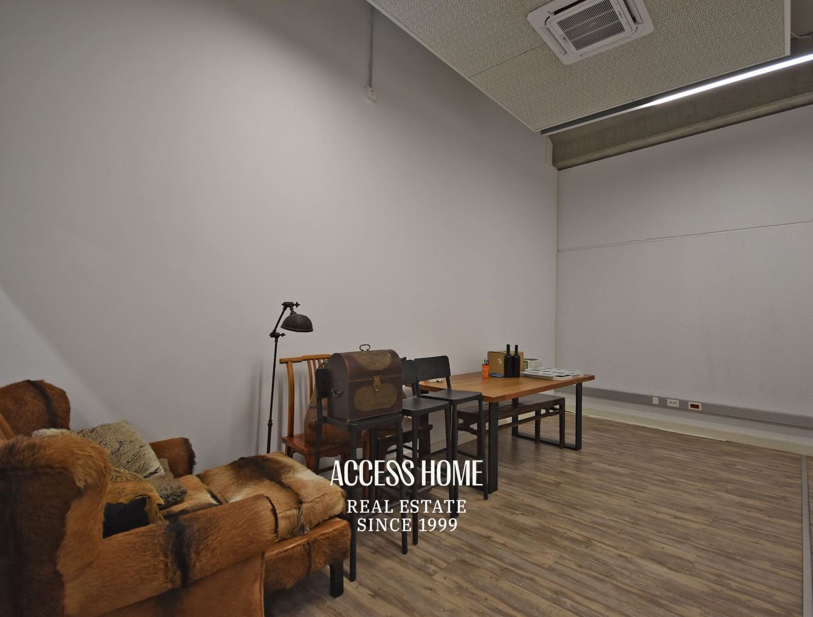 Office for rent in Badalona - € 2,100 (Ref: 9821714)