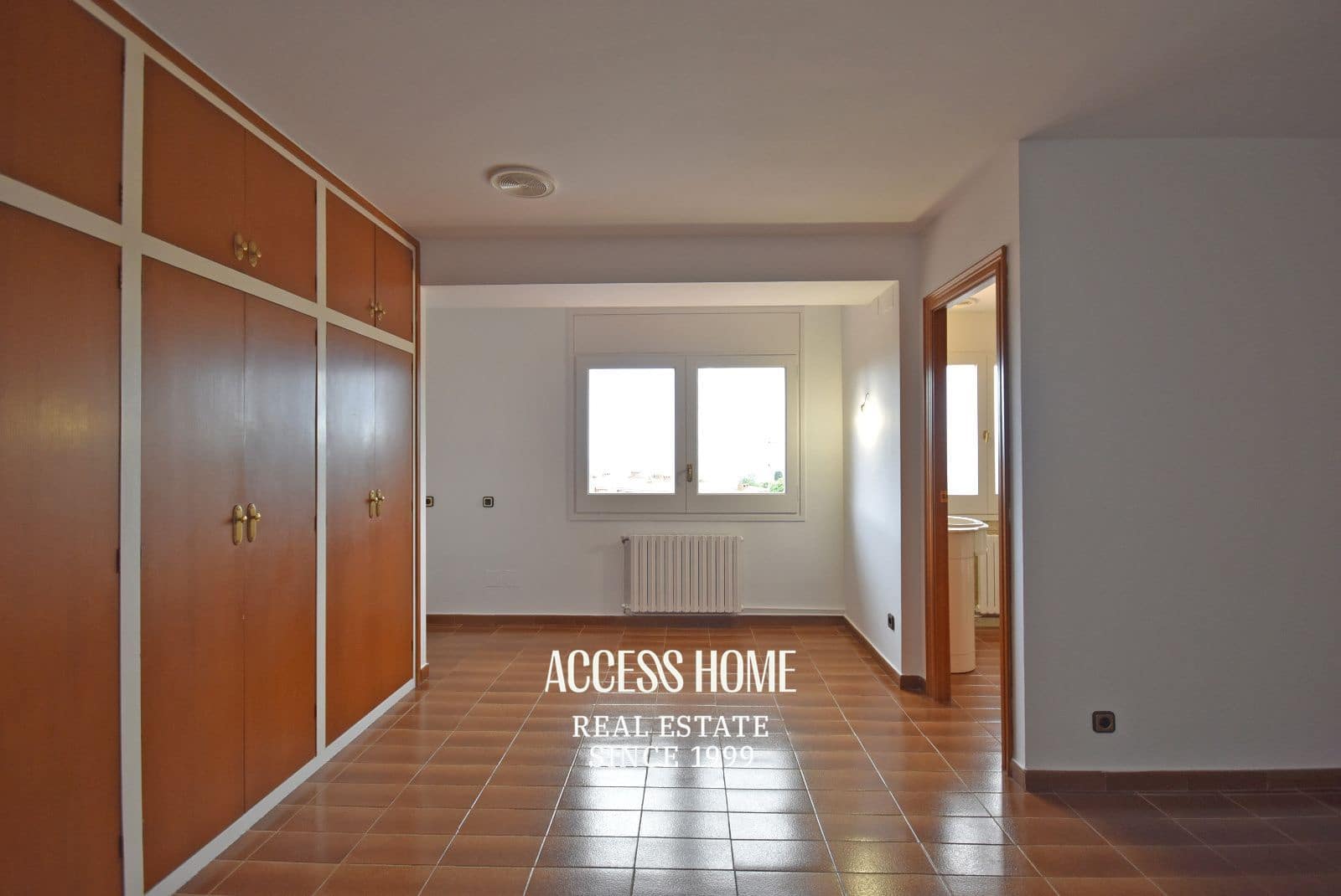 4 soveværelse Byhus til salg i Sant Vicenc de Montalt med garage - € 575.000 (Ref: 9821716)