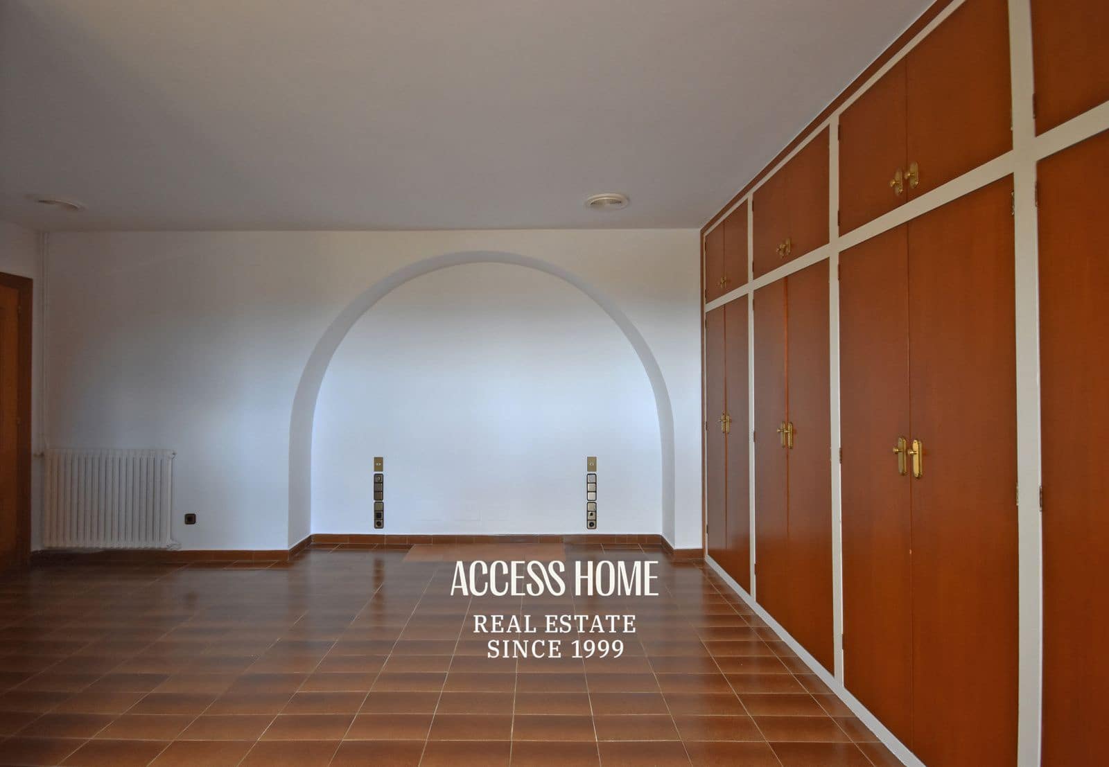 4 soveværelse Byhus til salg i Sant Vicenc de Montalt med garage - € 575.000 (Ref: 9821716)
