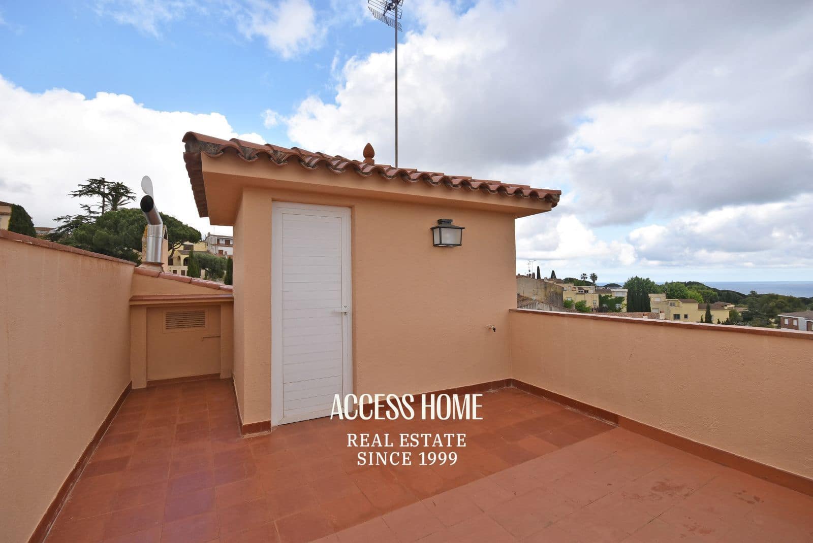 4 soveværelse Byhus til salg i Sant Vicenc de Montalt med garage - € 575.000 (Ref: 9821716)